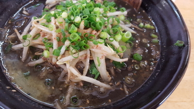 「黒味噌ラーメン」@らーめん やちの写真