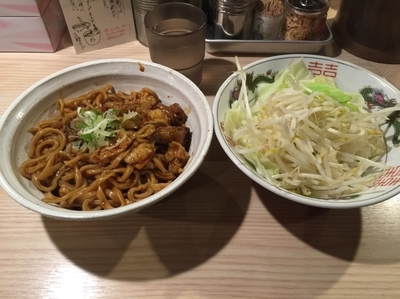 「牛ホルまぜそば 950円」@丸正分店 愛知豊明店の写真