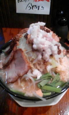 「肉スタ小(全部)918円」@ガツ盛りラーメン バンブル 西浦和店の写真