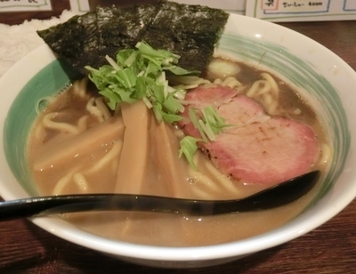 「らぁめん」@自家製麺 麺屋 利八の写真