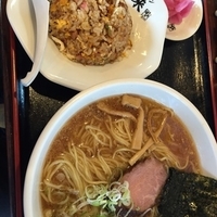 ラーメン大盛無料　半チャーハンセット　平日ランチ限定