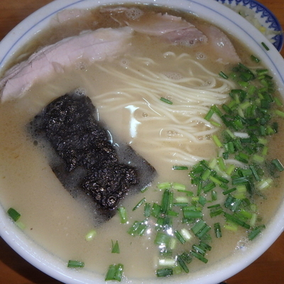 「ラーメン大(550円)、ごはん小(100円)」@圭順の写真