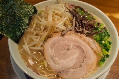 「ラーメン700円モヤシトッピング100円」@九州ラーメン つばめ軒の写真