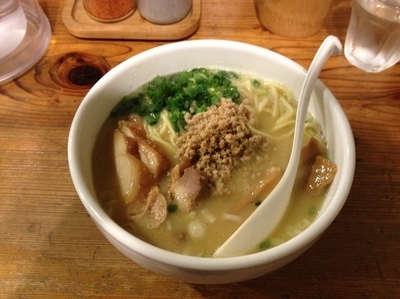 「鶏白湯ラーメン（大盛り）」@鶏の穴の写真