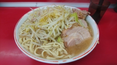 「豚入り(麺硬め・カラメ)」@ラーメン二郎 湘南藤沢店の写真