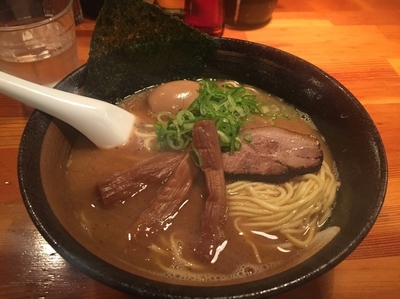 「濃厚魚介らーめん(中盛、サービス味玉) 830円」@瞠 池袋店の写真