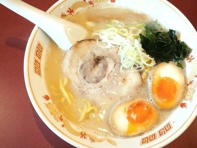 「函館塩らーめん＋味付玉子」@北海道らーめん ひむろ 亀戸店の写真