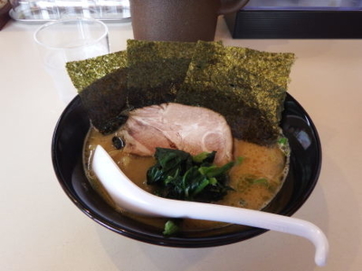 「醤油豚骨」@横浜家系らーめん たけ家の写真