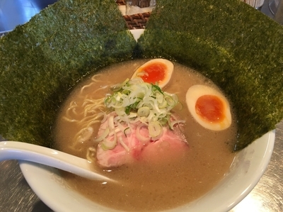 「塩とんこつ 700円」@さんじの写真