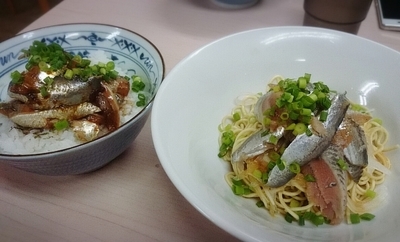 「いわしそば+いわし丼 390円+360円」@中華そば よしかわの写真