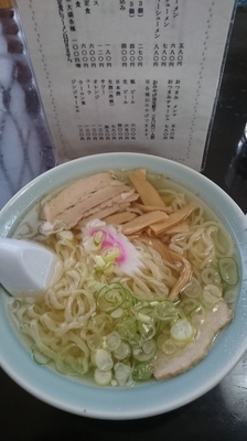 「ラーメン  580円 餃子3コ 270円」@手打ちラーメン 俵屋の写真