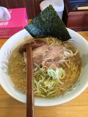 「醤油ラーメン600円➕大盛（無料）➕麺硬➕背脂多め」@環七らーめん一天の写真