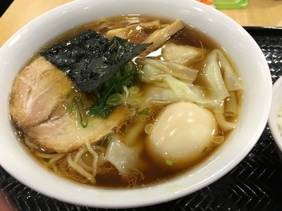 「ワンタン醤油らぁ麺+煮玉子+白飯/¥910+100+110」@創彩麺家 野の実 足柄サービスエリア店の写真
