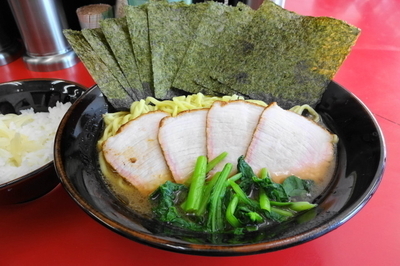 「中盛りチャーシュー＋ライス」@田上家の写真