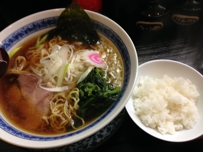 「醤油ラーメン＋サービス小ライス」@麺屋 よしの写真
