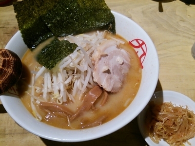 「味噌とんこつラーメン830円」@九十九とんこつラーメン 恵比寿本店の写真