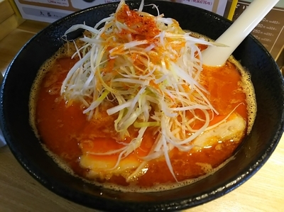 「辛みそとんこつ 白みそ」@らーめん 月の兎影の写真