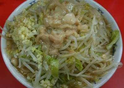 「ラーメン　麺少な目　ニンニクアブラ　700円」@ラーメン二郎 松戸駅前店の写真