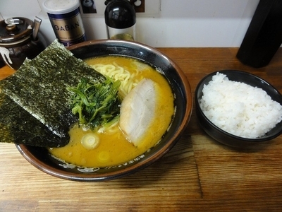 「ラーメン650円（中盛無料）ライス100円」@家系ラーメン ○貴家の写真