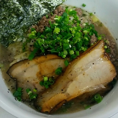 「【夜限定】牛骨まぜ（牛筋小ライス付）８５０円」@ラーメン 樂只の写真