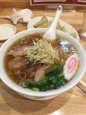 「生姜ラーメンとギョーザ」@佐野らーめん くにやの写真