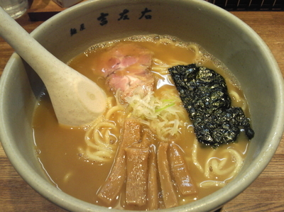 「らーめん」@麺屋吉左右の写真