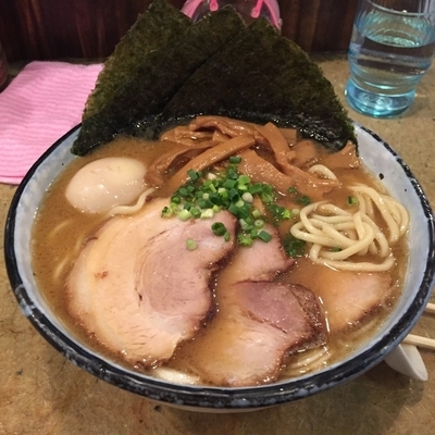 「魁ラーメン 中盛り」@麺どころ 魁の写真