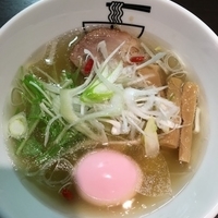 塩そば750円、桜エビ煮玉子110円、日替りランチ（角煮丼）10