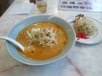 「半チャンセット(味噌らーめん)」@ラーメンサん太の写真