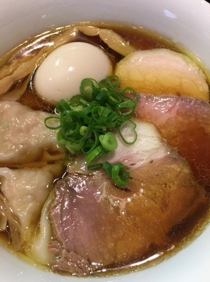 「特製醤油ラーメン1000円」@らぁ麺 すぎ本の写真