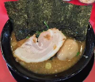 「チャーシューメン＋味玉＋煮豚バラ（￥750＋￥70＋￥20）」@家系ラーメン王道 王道之印の写真