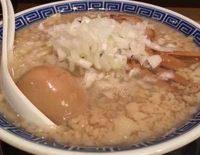 「【限定】 新潟背脂煮干（￥800）＋味玉（￥100）」@神保町 可以の写真