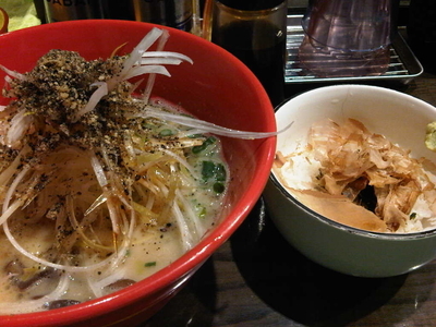 「ねぎぼんくら(800円)+ぼんめし(無料サービス)」@ラーメンぼんくらの写真