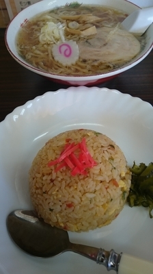 「ラーメン+チャーハン セット 800円」@林屋の写真