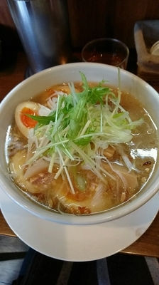 「塩ラーメン中盛り(700円)+味玉(100円)」@麺家 彩華 池上店の写真