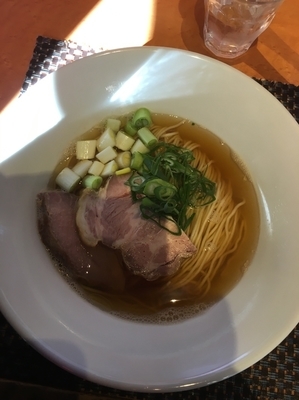 「日曜日の煮干そば「焼きあごの塩ラーメン」750円、鴨中華そば50」@柴崎亭の写真