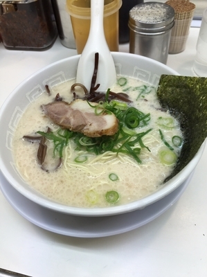 「ラーメン  500円」@博多天神 新橋1号店の写真