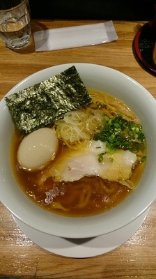 「らぁめん 醤油(油多め)  700円  味玉クーポン」@麺や 流れ星の写真
