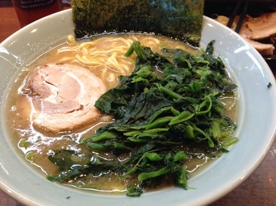 「ラーメン + ほうれん草増し」@金八家の写真