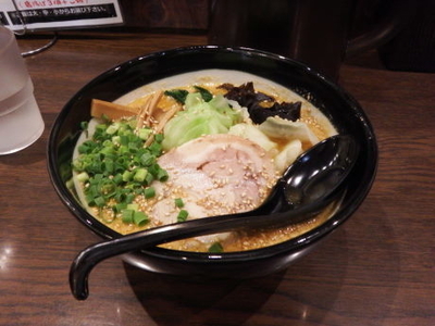 「雷一代名物こってり担々麺」@カミナリの写真