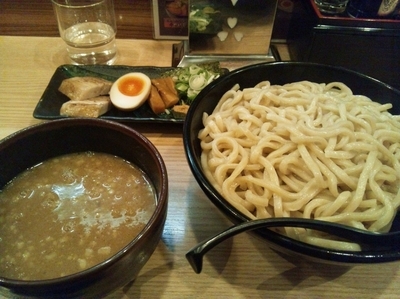 「超濃厚魚介つけ麺（880円）+特盛り（サービス）」@横浜家系らーめん春樹 江戸川橋店の写真
