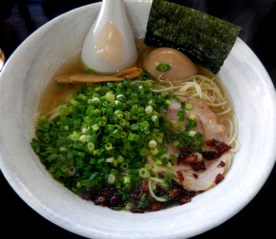 「塩、青ネギ、味玉(830円）」@らーめん 麺の月の写真