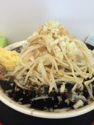 「黒マー油ラーメン野菜にんにくアブラ」@麺屋 元の写真