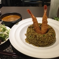 海老フライとドライピラフ クリームカレー添え