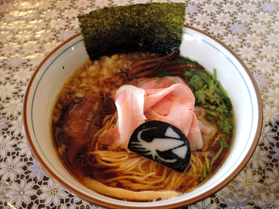 「【限定】「大王イカそば」900円など」@中華そば 四つ葉の写真