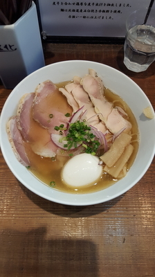 「煮干塩全部のせ」@町田汁場 しおらーめん進化 町田駅前店の写真