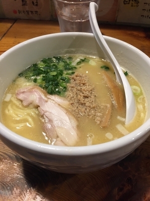 「白鶏ラーメン」@鶏の穴の写真