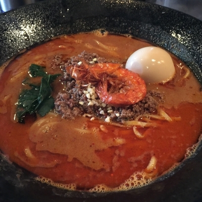 「海老タンタン 激辣 大盛り 味玉トッピング」@新宿 モモンガの写真