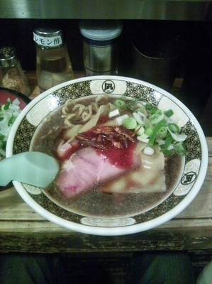 「すごい煮干しラーメン」@すごい煮干ラーメン凪 新宿ゴールデン街店 本館の写真