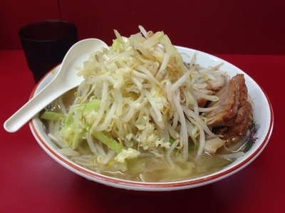 「小ブタ（ニンニク少なめ・ヤサイ・カラメ）830円」@ラーメン二郎 京急川崎店の写真